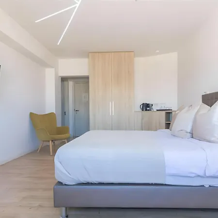 Plateia Brillante Apartment *